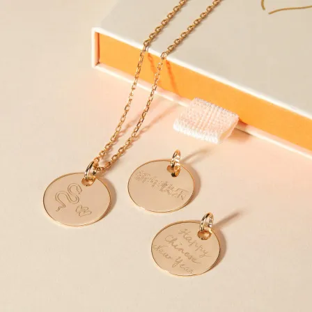 image Découvrez le Collier Personnalisé Prénom : Un Bijou Unique pour Chaque Histoire